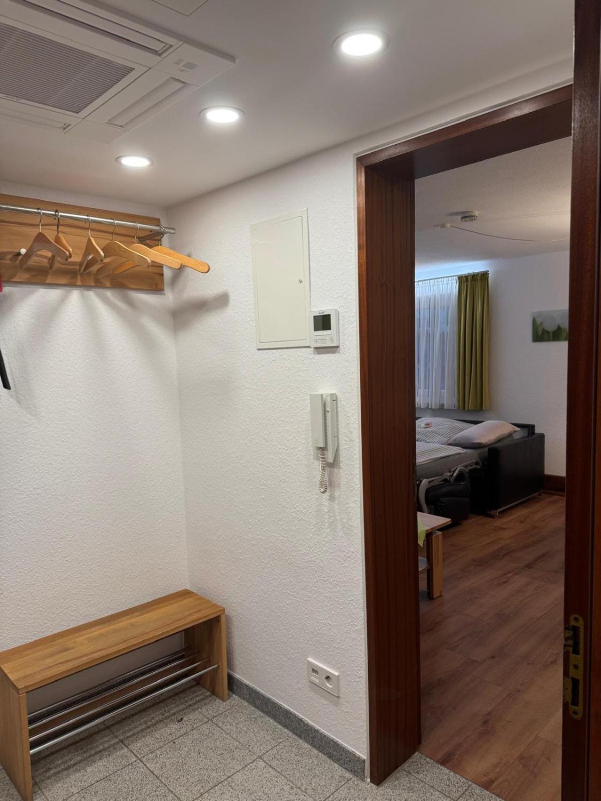 Ferienwohnung "Schwarzwald" , Pension Wauri Waldenbuch エクステリア 写真