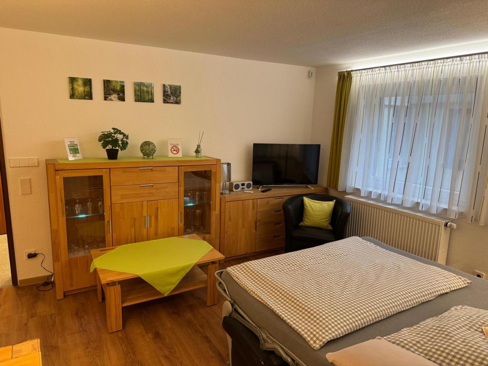 Ferienwohnung "Schwarzwald" , Pension Wauri Waldenbuch エクステリア 写真
